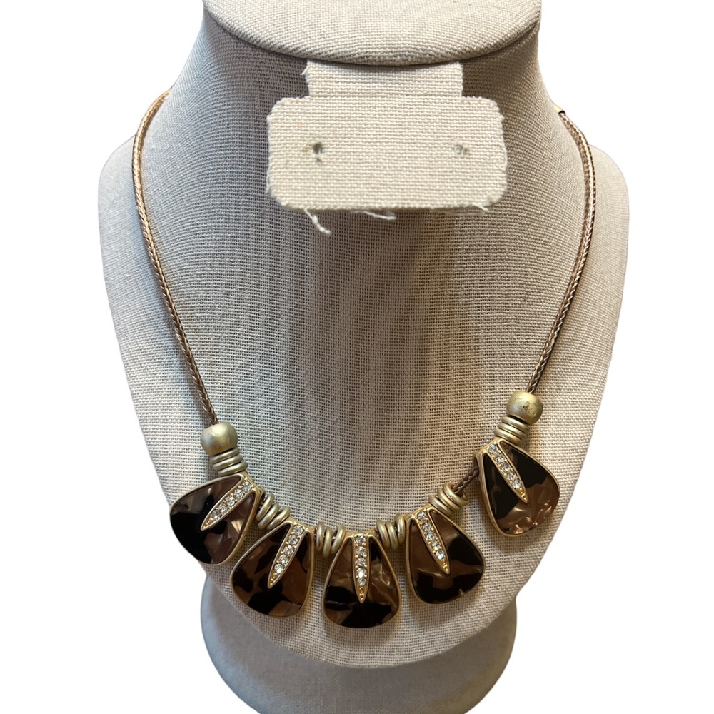 ✨ 3/$15 ✨ Fashion Necklace ~ Approximately 20 Inches